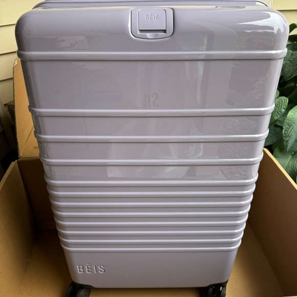 Large Check-In Roller in Lavender